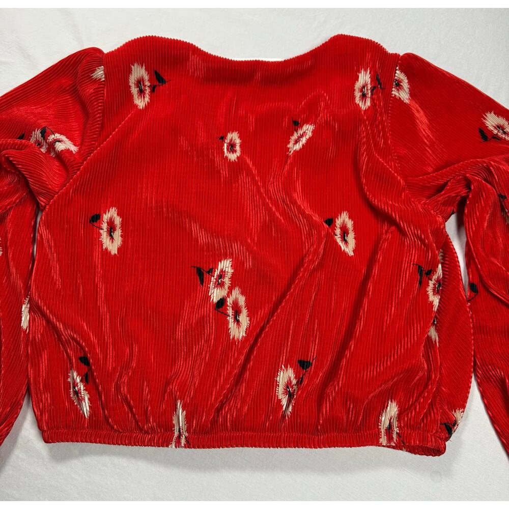 ASTR The Label Vneck Pleated Long Sleeve Surplice Blouse Red Floral SMALL - Picture 7 of 11